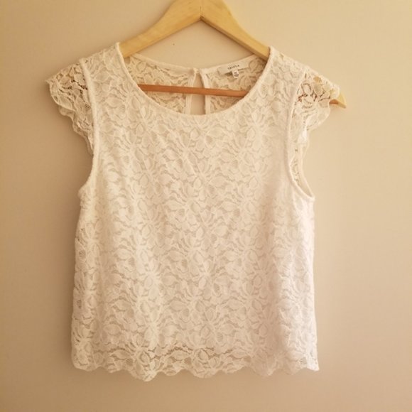 ARITIZIA TALULA WHITE TOP LACE CROPPED BLOUSE